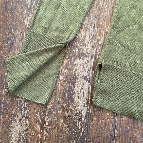 Poof NY Forest Green VNeck Sweater size SM - Picture 2 of 8